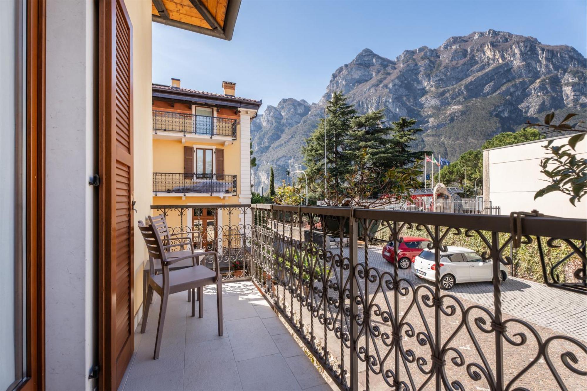 Residence Villa Degli Aranci Riva del Garda Exterior foto