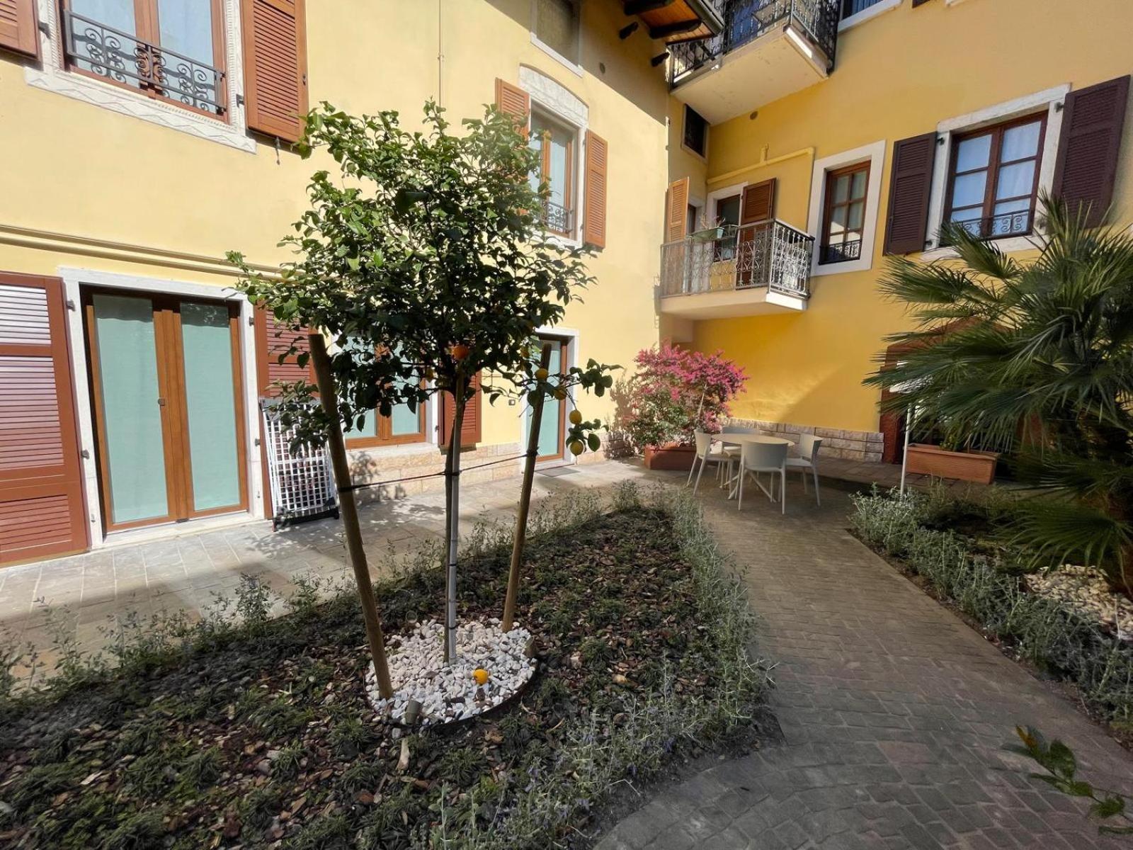 Residence Villa Degli Aranci Riva del Garda Exterior foto